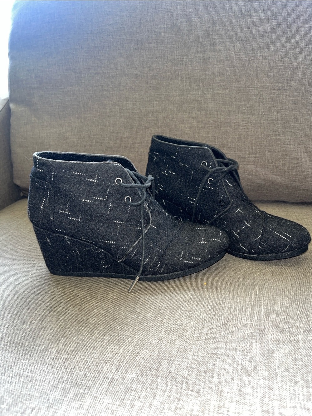 Toms Black Wedge Lace-Up Ankle Booties